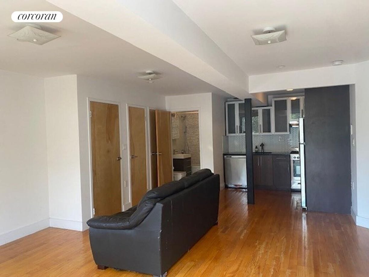 Building Photo - 2066 5th Ave