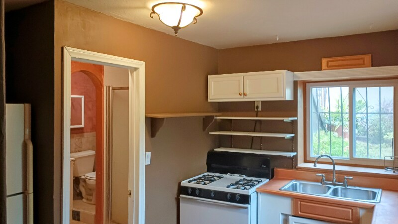 Building Photo - 6547 MacArthur Dr