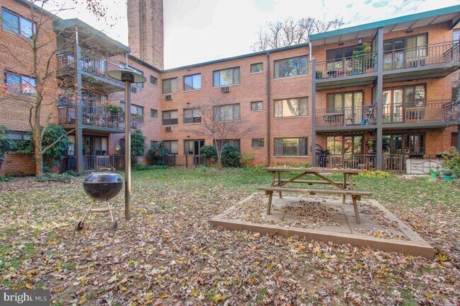 Building Photo - 2325 42nd St NW