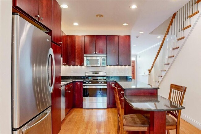 Building Photo - 270 Waterman Street UNIT C