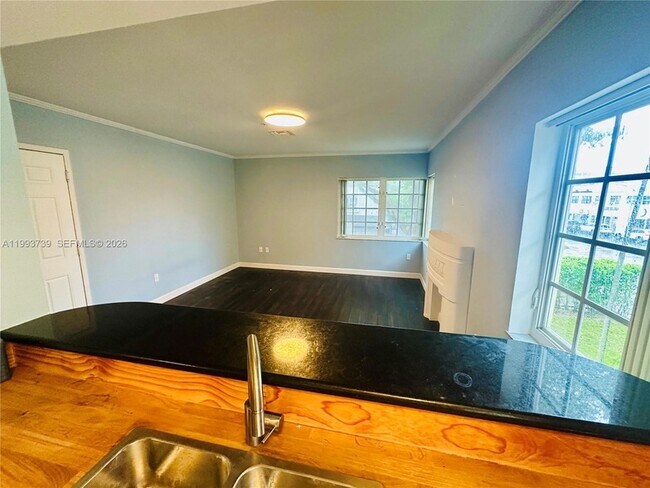 Building Photo - 600 Euclid Ave