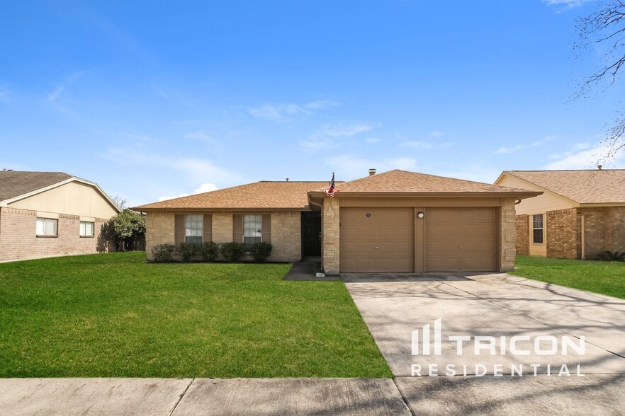 Primary Photo - 3415 Sandbrook Dr