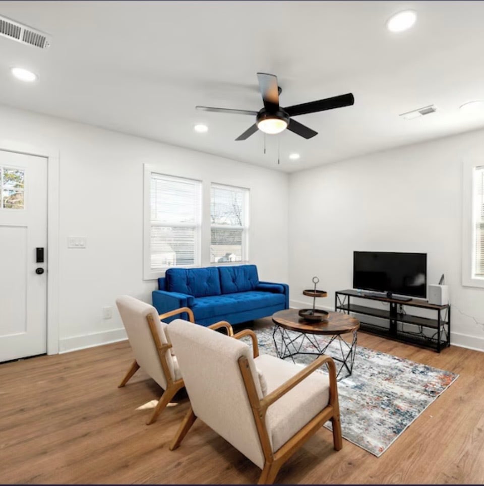 Building Photo - 2484 Calvin Ave