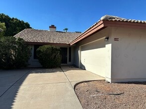 Building Photo - DOBSON AND FRYE 3 BED 2 BATH ***BEAUTIFULLY REMODELED***