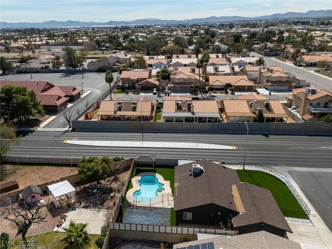 Building Photo - 5270 S Sepulveda Blvd