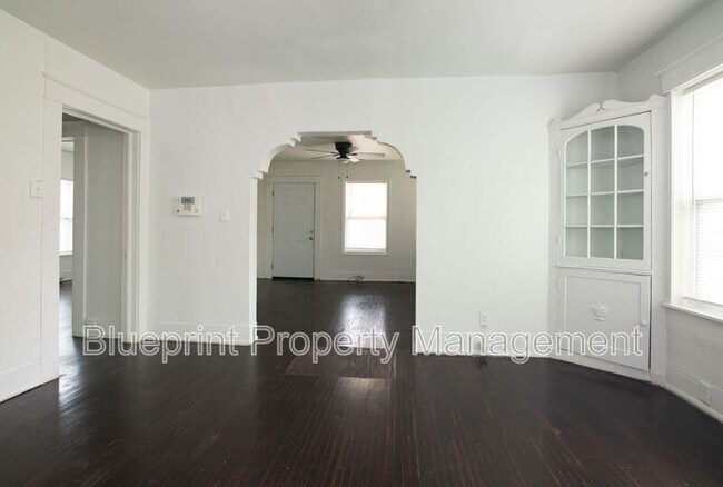 Building Photo - 4929 Avenue R