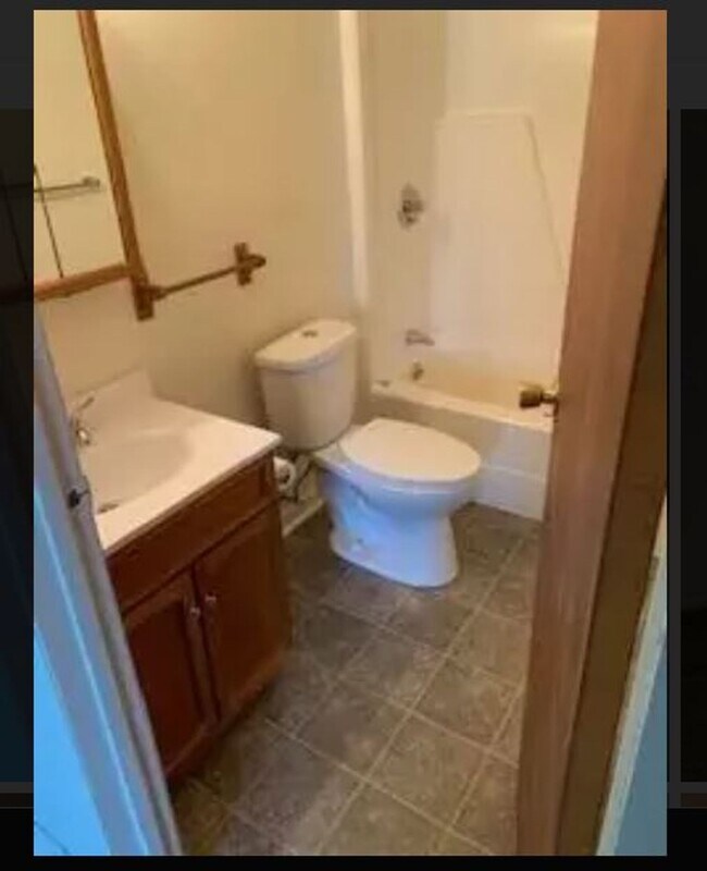 Building Photo - 6984 Shattuck Rd