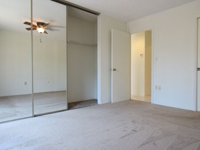 Building Photo - Cedarbend 5266-2