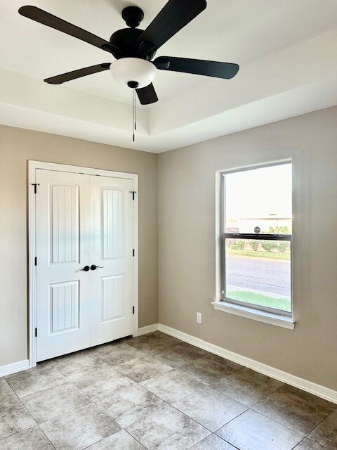 Building Photo - 2017 Treasure Oaks Dr