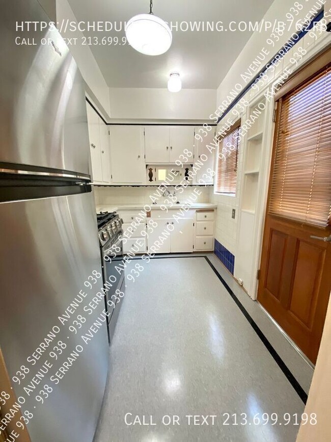 Building Photo - 938 Serrano Ave