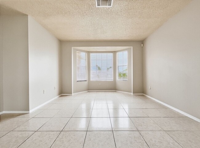 Building Photo - 4 Bedroom Upgraded Home for rent in Bermuda Bay