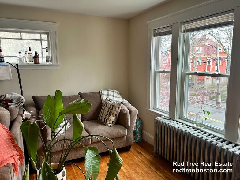 Building Photo - 209 Aspinwall Ave