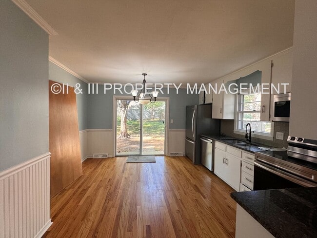 Building Photo - 9508 Outlook Dr