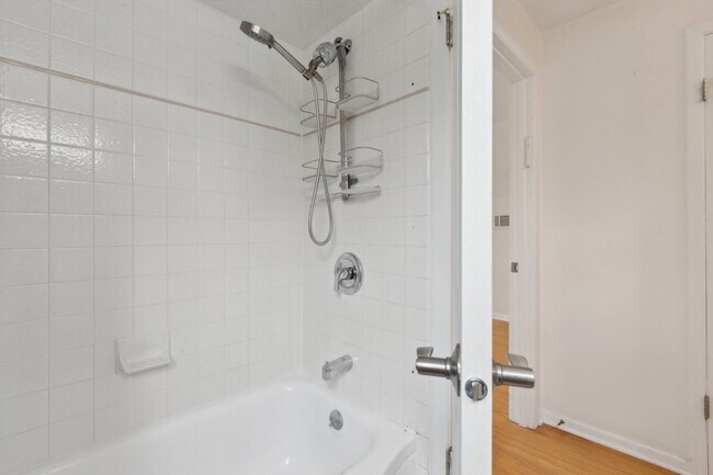 Building Photo - 9225 Karlov Ave