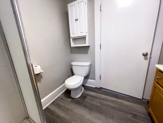 Building Photo - PRELEASING for AUGUST! Convenient Campus Living | 4BR with Fenced Yard & Covered Parking