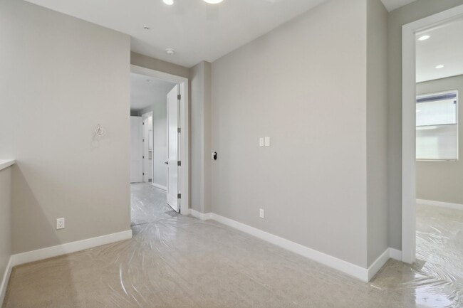 Building Photo - 2942 Copley Ave