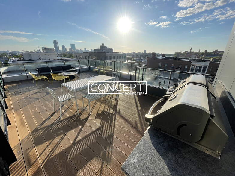 Building Photo - 1 Sewall St