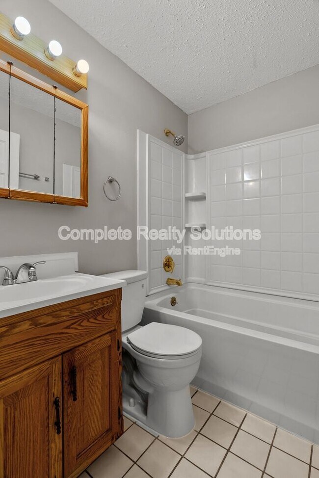 Building Photo - 7563 Haywood Dr