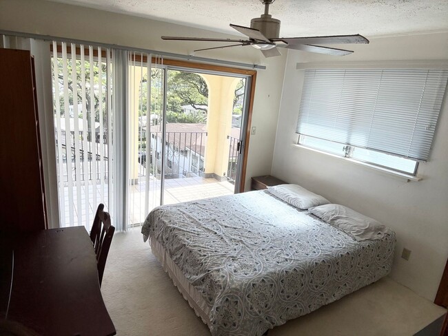 Building Photo - Manoa Valley - 3 bedroom 2.5 bath house w/...