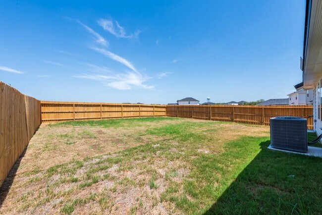 Building Photo - 2115 Windflower Ln