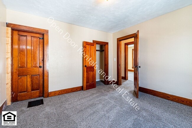 Building Photo - 4 bedroom home now available!