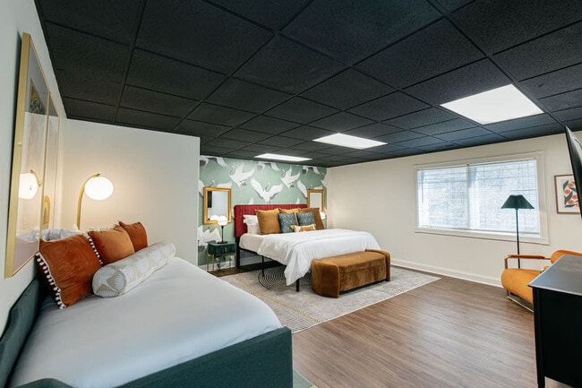 Building Photo - 33 Pinners Ln