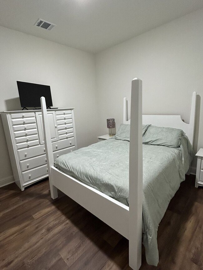 Building Photo - 14741 Carrol Ave