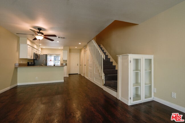 Building Photo - 25595 Pine Creek Ln