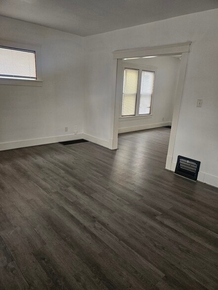 Building Photo - 967 Davis St