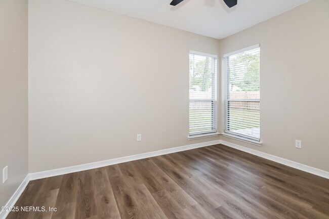 Building Photo - 8056 Coatbridge Ln N