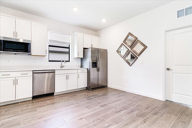 Building Photo - 4873 Seafoam Trl