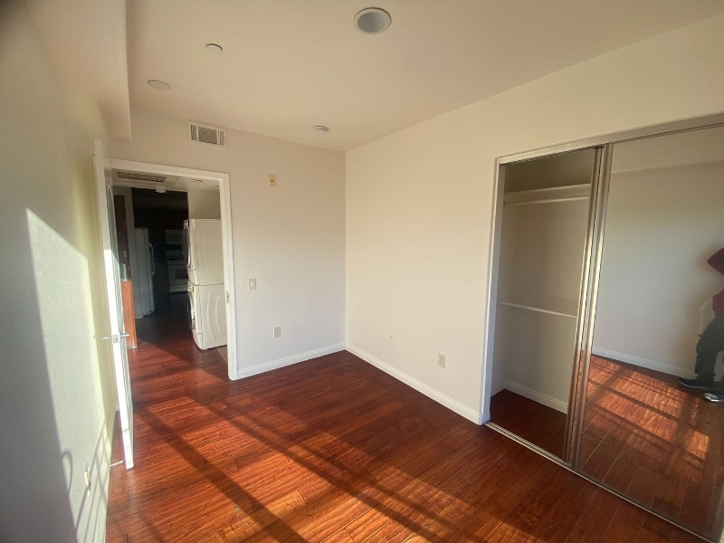 Building Photo - 332 S Virgil Ave