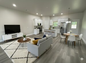 Building Photo - Stunning home in the silo School district