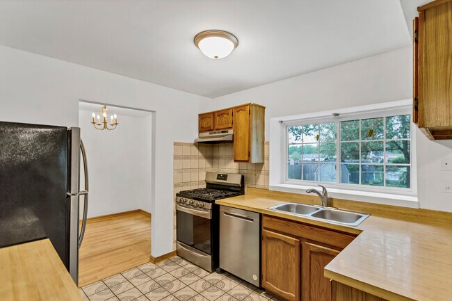 Building Photo - 3224 Bremerton Ln