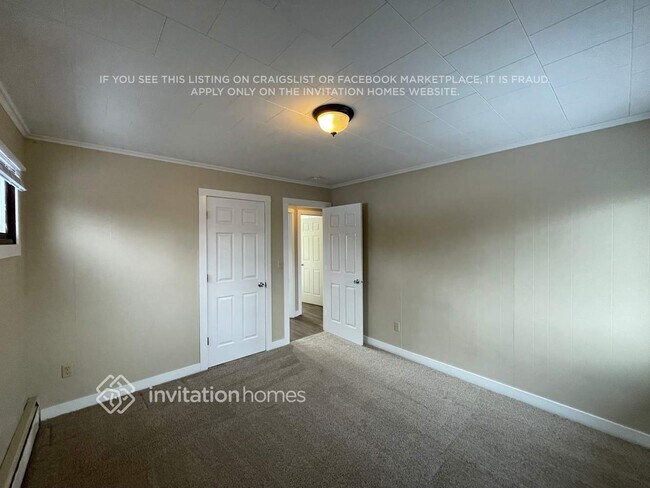 Building Photo - 3085 Upper 76th St E