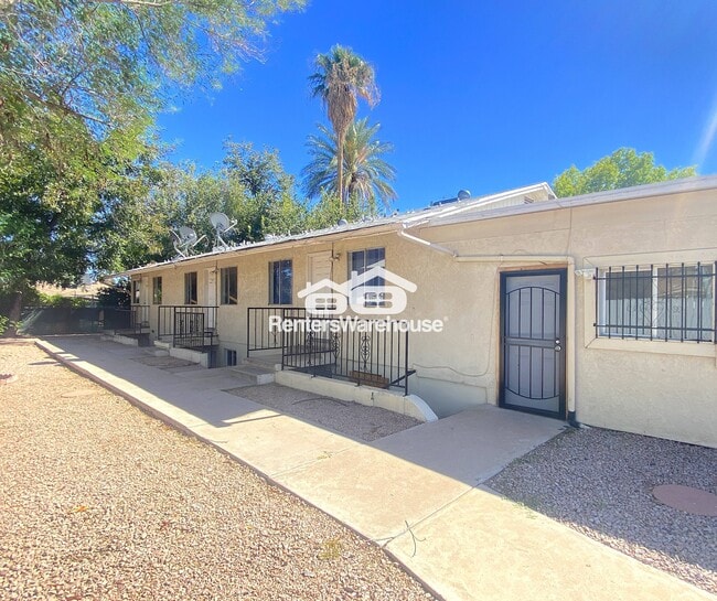 Building Photo - 325 S Pioneer