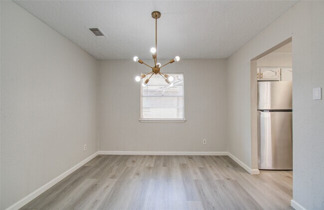 Building Photo - 16610 Cairngorm Dr
