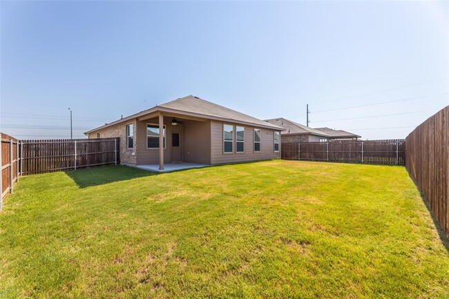 Building Photo - 1000 Meadow Scape Dr