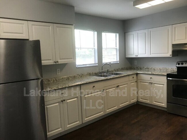 Building Photo - 1060 E Wabash St