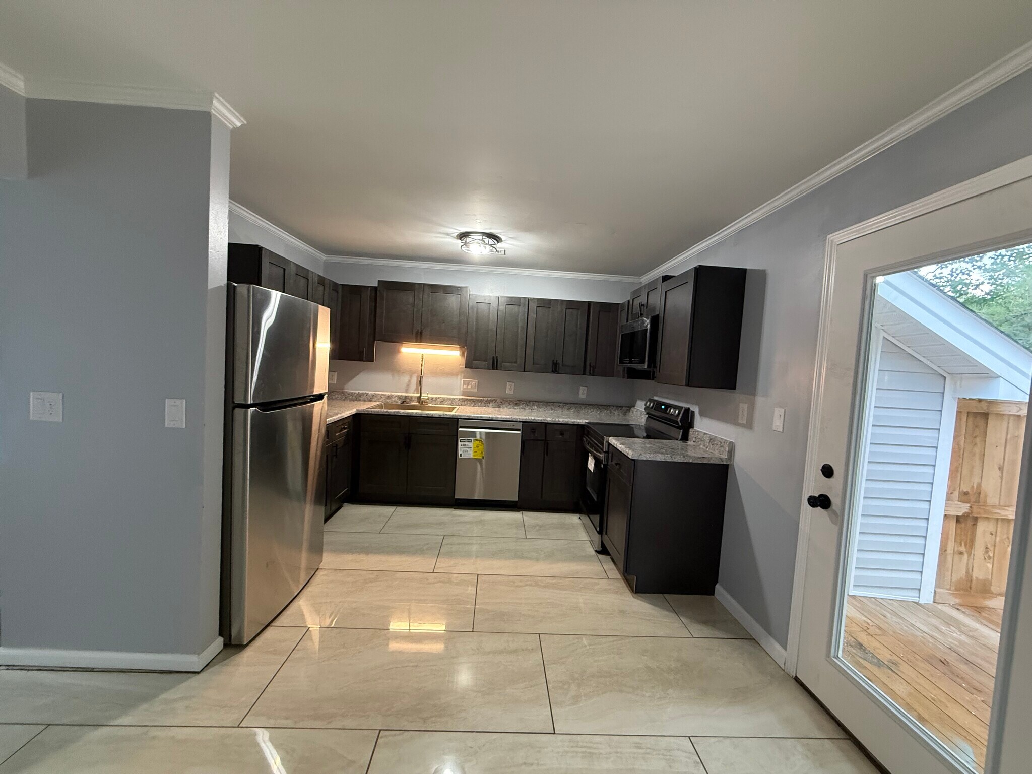 Building Photo - 507 Coronation Dr