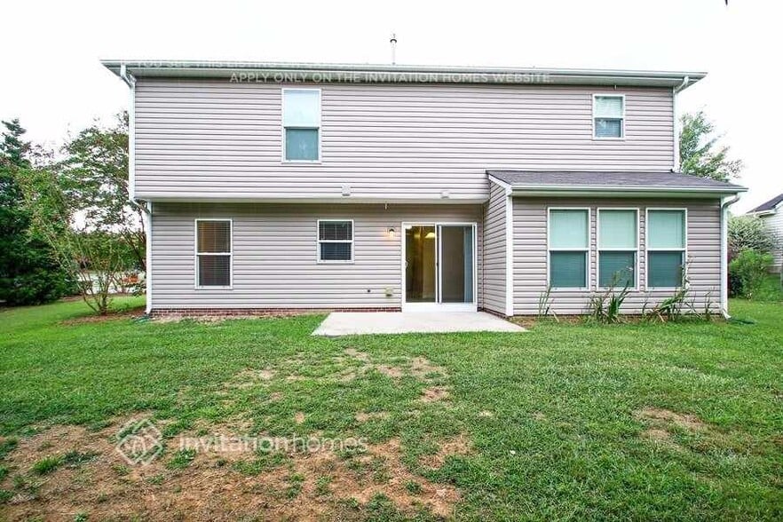 Building Photo - 1002 Bridleside Dr