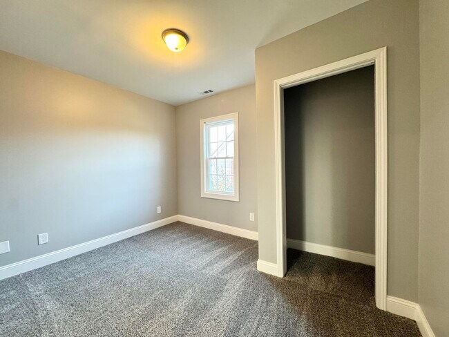 Building Photo - 353 Sherman Ave