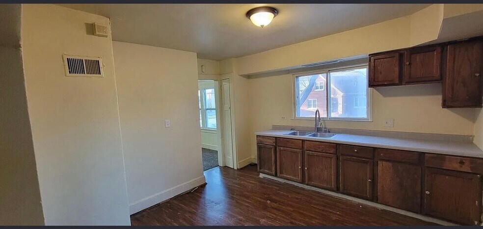 Building Photo - 4148 N 24th Pl