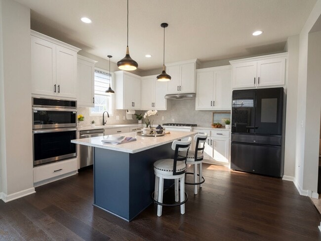 Building Photo - Gorgeous 3bed 3bath Home, Nestled in The Desirable Harvest West Neighborhood of Chaska