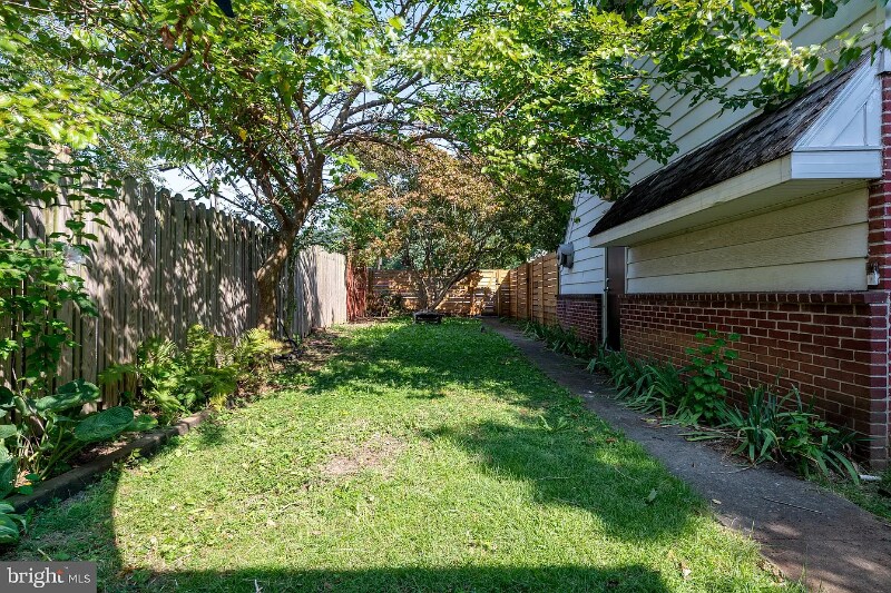 Building Photo - 35 E Lemon St