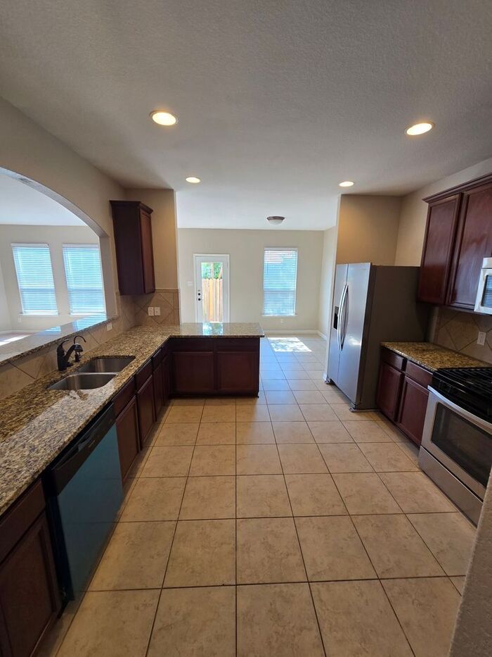 Building Photo - 1745 Amy Dr