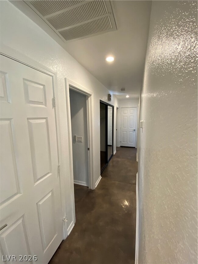 Building Photo - 2521 E Serene Ave