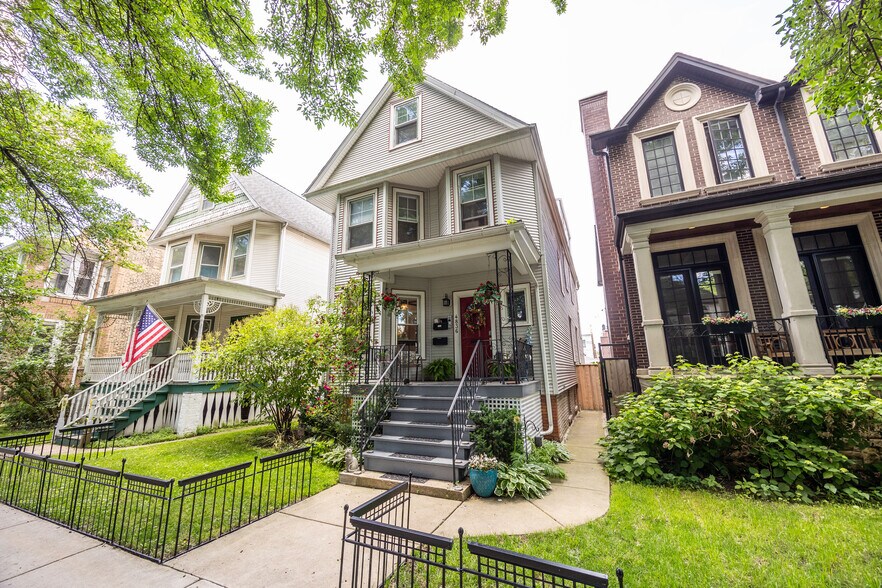Building Photo - 4836 N Oakley Ave