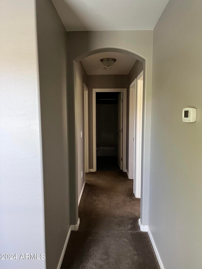 Building Photo - 1360 S Ponderosa Dr