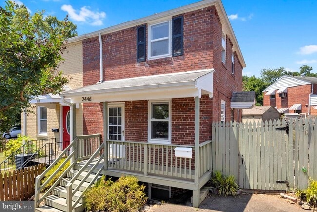 Building Photo - 2446 S Nelson St